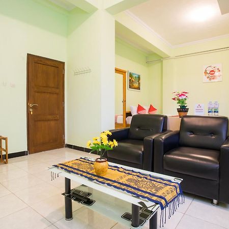Oyo 1419 Rhona Guest House Syariah Yogyakarta Exterior foto