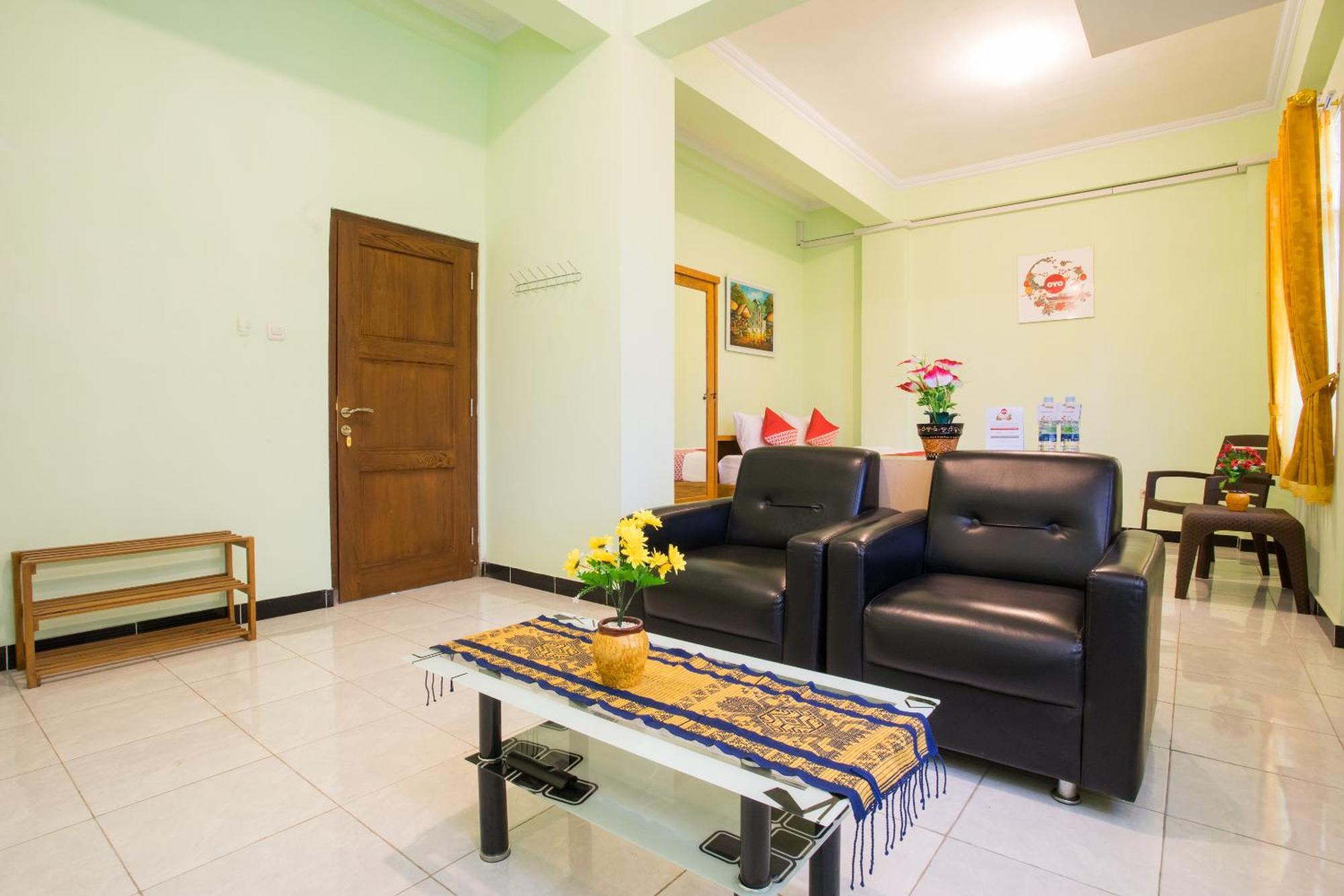 Oyo 1419 Rhona Guest House Syariah Yogyakarta Exterior foto